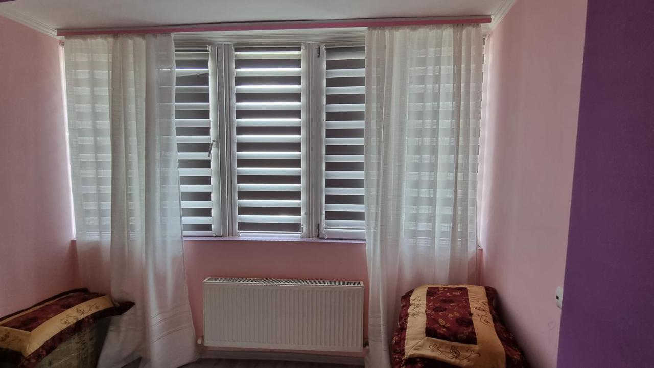 Cozy Retreat In Quiet Location Apartment Chisinau Ngoại thất bức ảnh